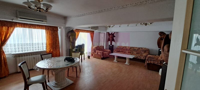 Inchiriere apartament 3(din4)camere pe bd Decebal, metroul M2