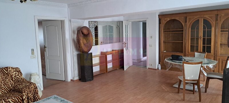 Inchiriere apartament 3(din4)camere pe bd Decebal, metroul M2