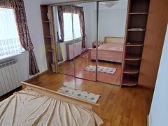 Inchiriere apartament 3(din4)camere pe bd Decebal, metroul M2